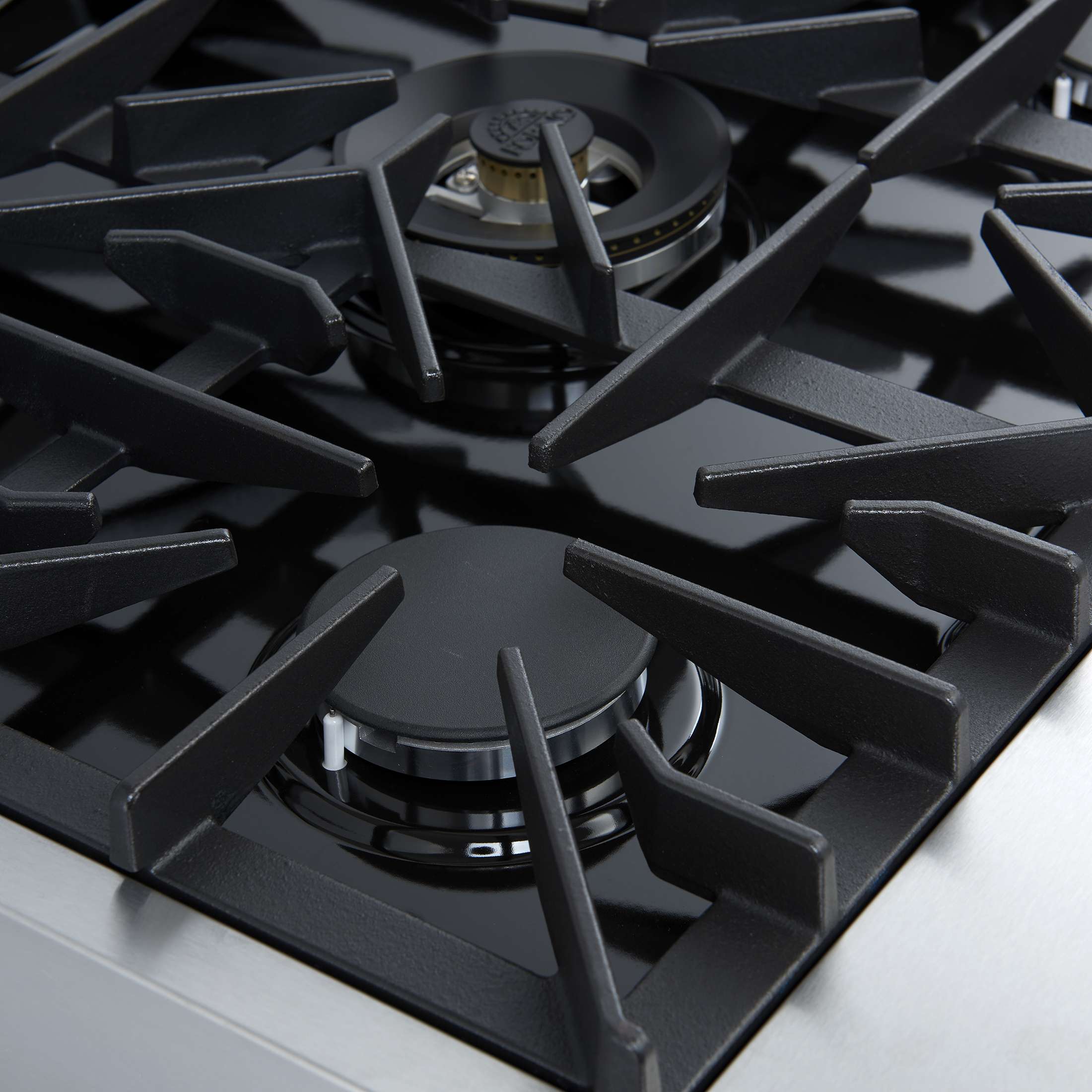 Giovanni 30-inch Gas Range White & Antique Brass Design, 5 Burners 67,000 BTU, 4.32 cu.ft. Convection Oven